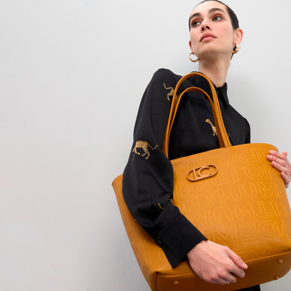 sac-cabas-souple-avec-surpiqures-monogrammees