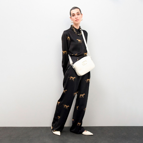 bandolera-pespuntes-monograma