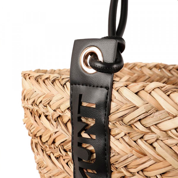 sac-avec-logo-sur-la-poignee-decoupee