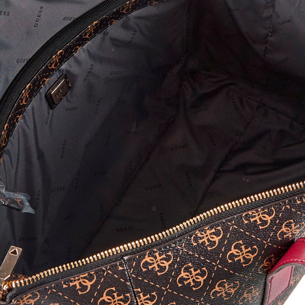 grosse-handtasche-aus-messing