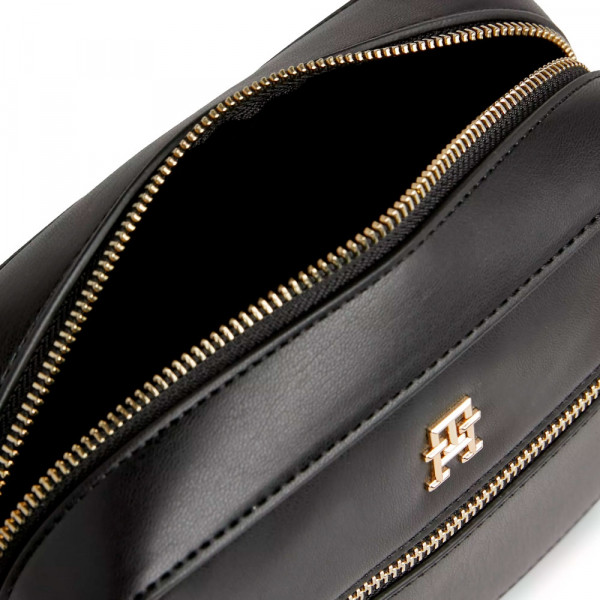 iconic-crossbody-bag-with-distinctive-ribbon