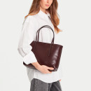 petit-sac-fourre-tout-avec-logo-monogramme-et-pochette