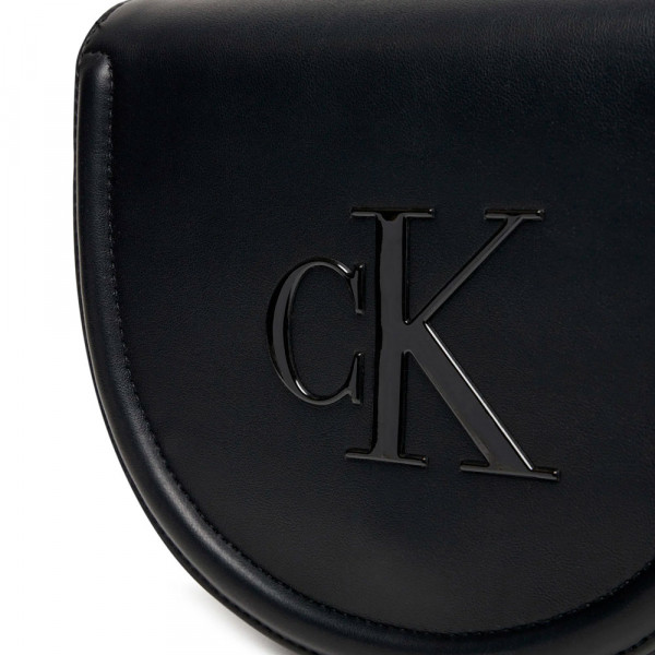 sacoche-de-selle-avec-monogramme-grave