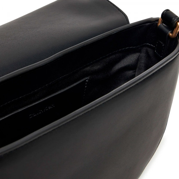 bolsa-de-sela-com-monograma-gravado