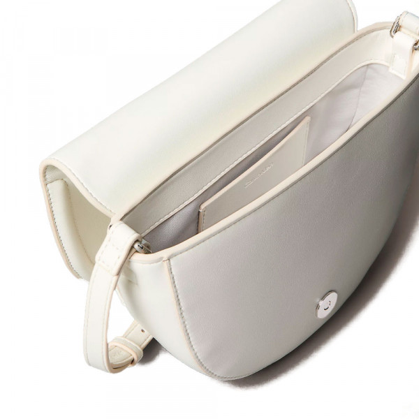 bandolera-saddle-con-monograma-grabado