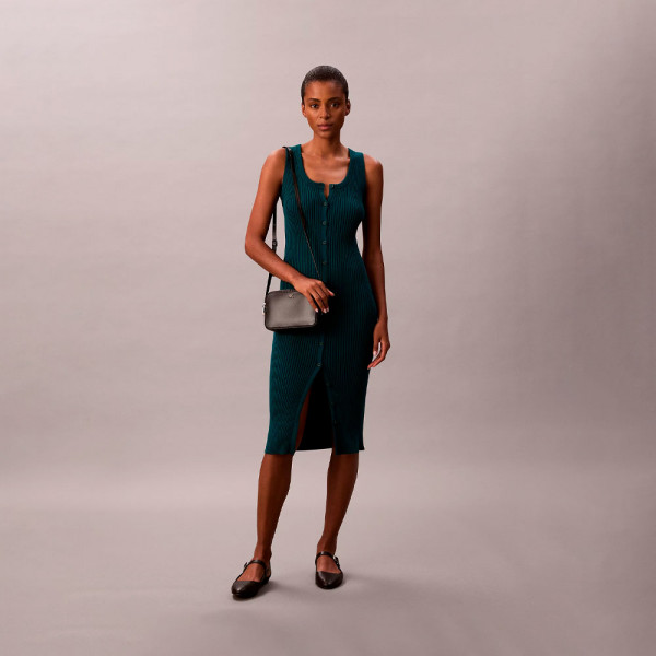 bolso-cruzado-con-herraje-con-logo-monograma