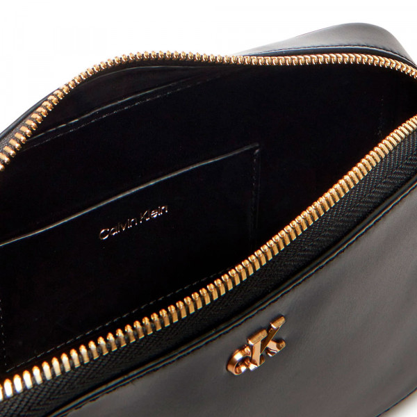 sac-a-bandouliere-avec-logo-monogramme