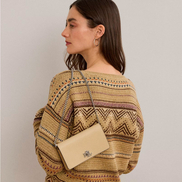 bandolera-cruzada-de-piel-con-textura