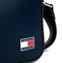 handtasche-mit-logo-abzeichen
