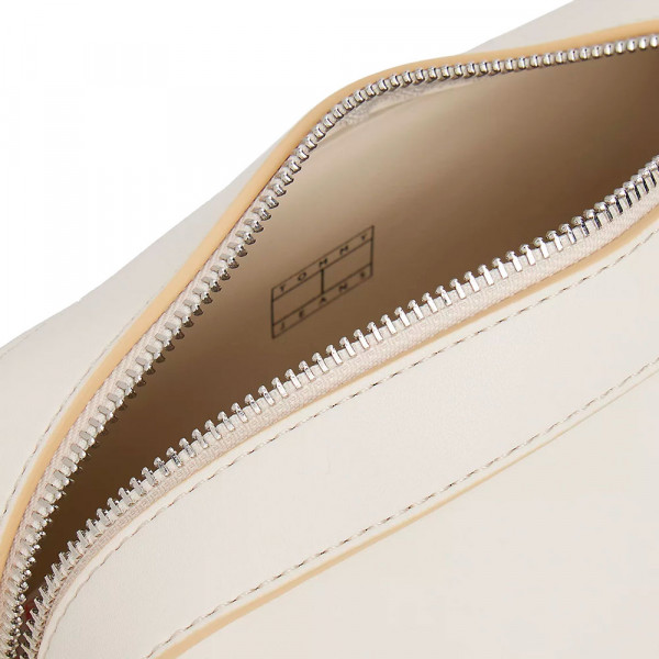 logo-badge-satchel-bag