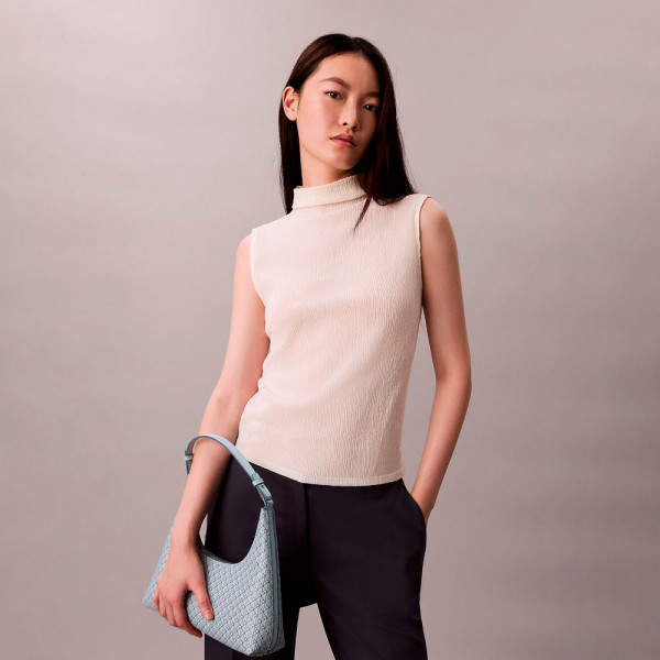 bolsa-de-ombro-com-logotipo-monograma-em-toda-a-peca