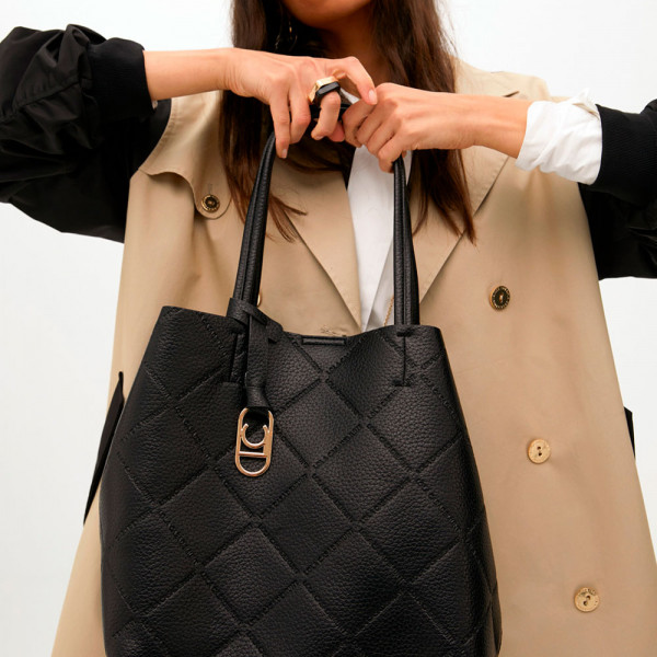 monogrammed-shopper-bag-with-diamond-logo