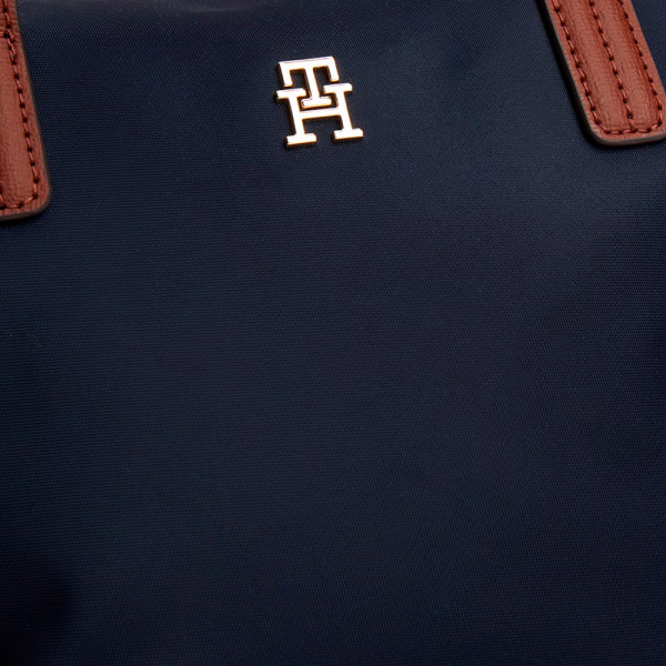 bolsa-de-mao-com-alca-de-ombro-trancada