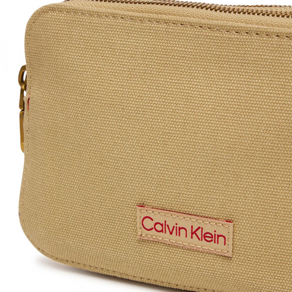 small-canvas-shoulder-bag