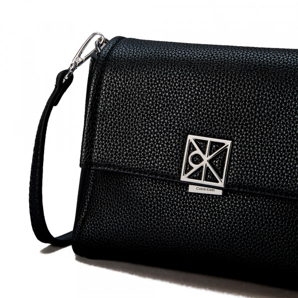 bolsa-de-ombro-com-textura-de-seixos