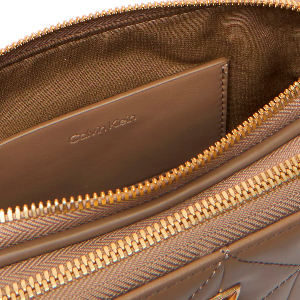 borsa-a-tracolla-imbottita-con-doppia-cerniera-e-logo-iconico