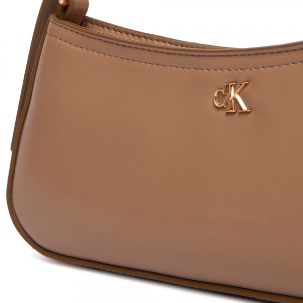 schultertasche-mit-monogramm-logo-beschlagen