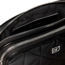 gepolsterte-schultertasche-mit-doppelreissverschluss-und-ikonischem-logo