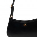 petit-sac-bandouliere-avec-logo-monogramme