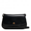 borsa-per-fotocamera-con-patta-monogrammata