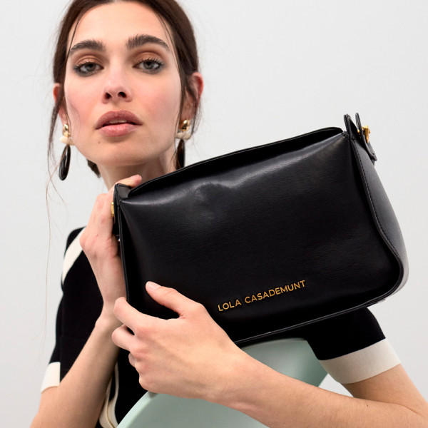 mini-shoulder-bag-with-knotted-handle