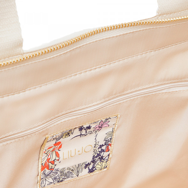 mittelgrosse-stricktasche