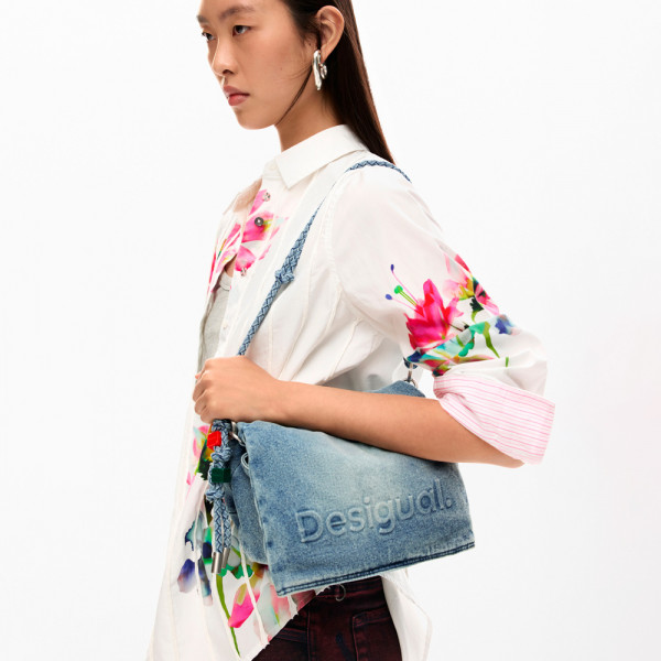 mittelgrosse-jeans-charms-tasche