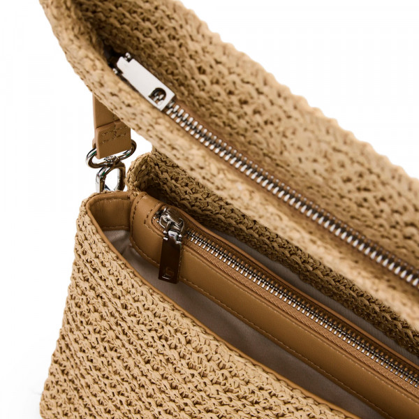 bolsa-media-de-rafia-com-pingentes