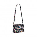 kleine-geflochtene-tasche-mit-blumenmuster