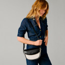 borsa-a-tracolla-abbinata-con-patta