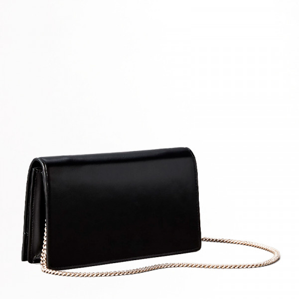 cartera-de-cadena-con-monograma