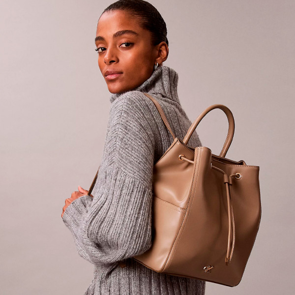 zaino-con-coulisse-monogramma