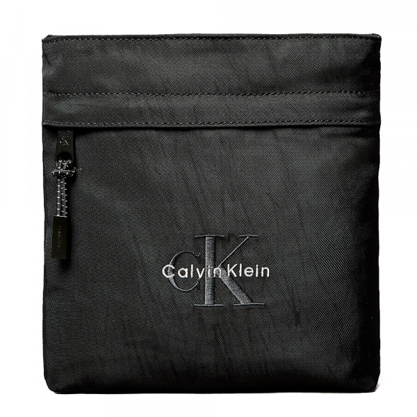 flache-nylontasche-mit-monogramm-logo