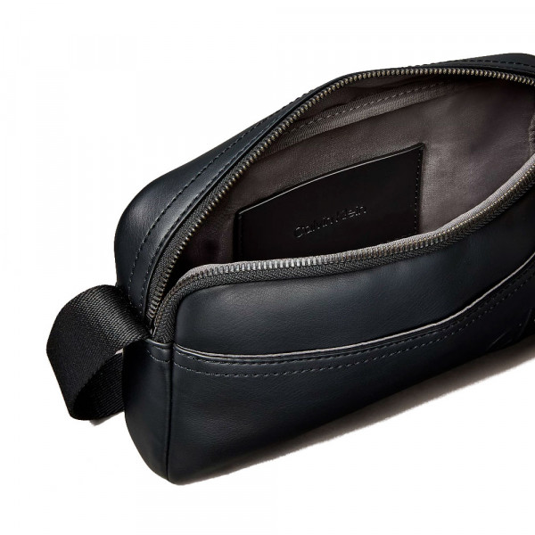 borsa-a-tracolla-con-logo-monogramma-inciso