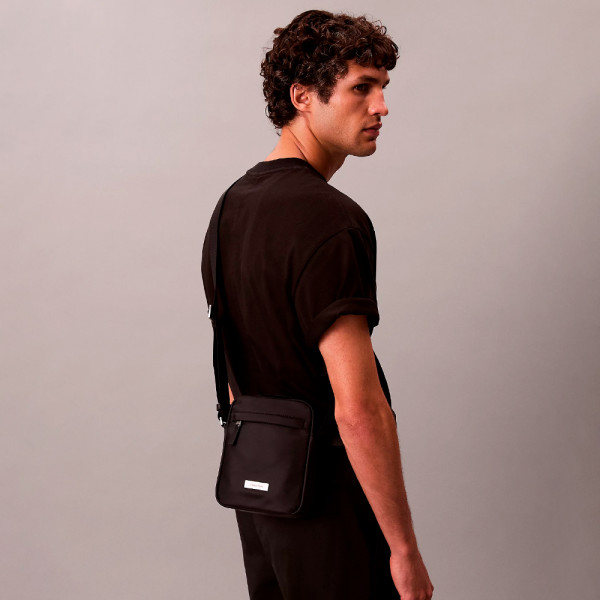 matte-nylon-reporter-bag