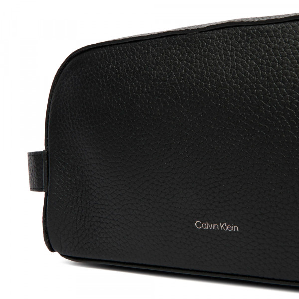 necessaire-metalizada-com-alca