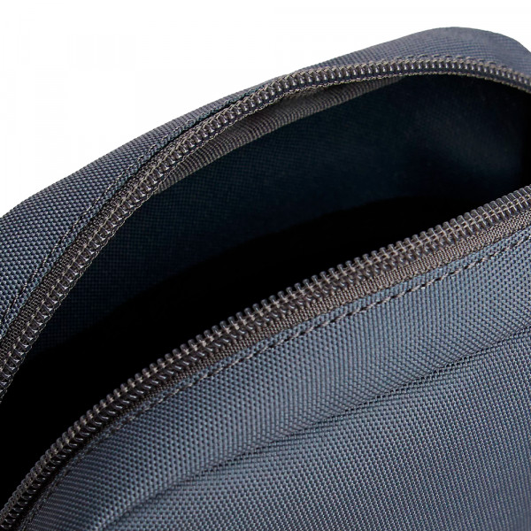 unverzichtbare-reportertasche-mit-aufschrift