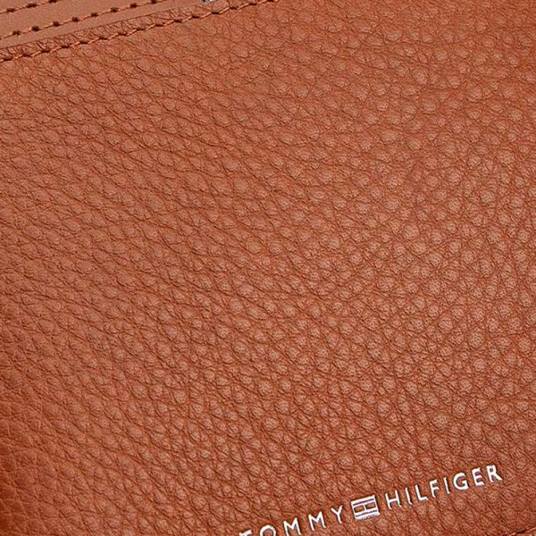 leather-bifold-wallet-with-logo