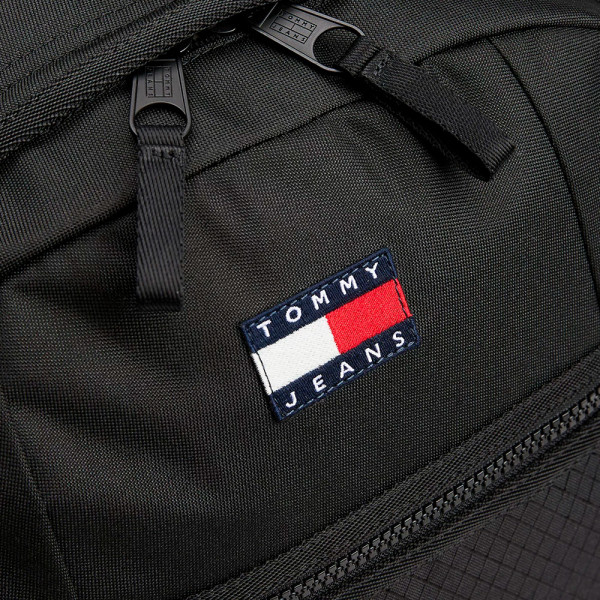 zaino-con-spallacci-a-nastro