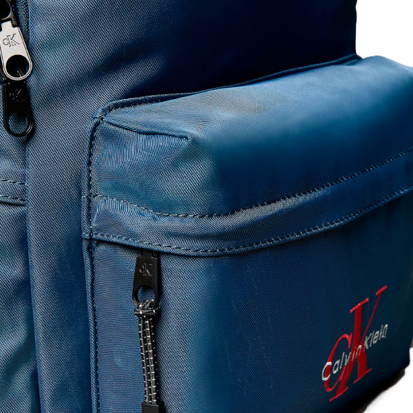 zaino-in-nylon-con-logo-monogramma