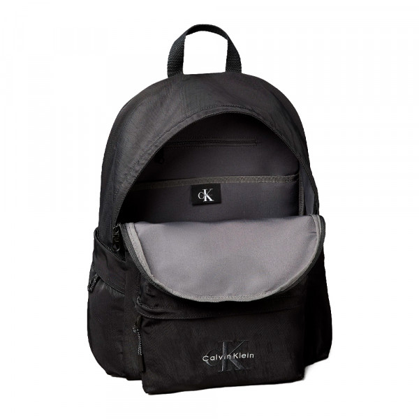 sac-a-dos-en-nylon-avec-logo-monogramme