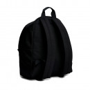 mochila-essential-logo