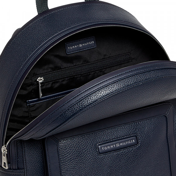 mochila-com-design-central-moderno