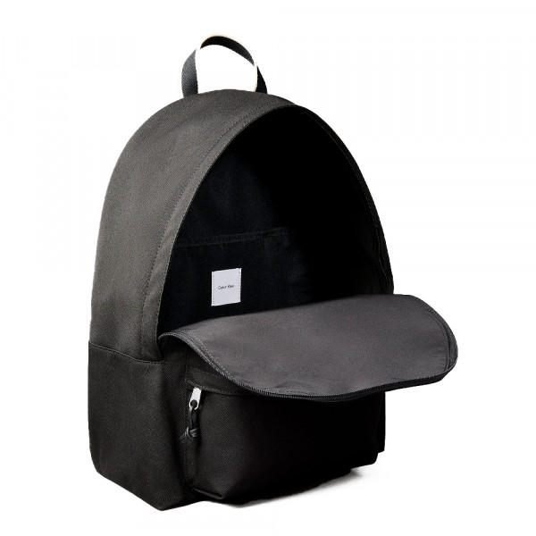 grafischer-trolley-rucksack-mit-logo