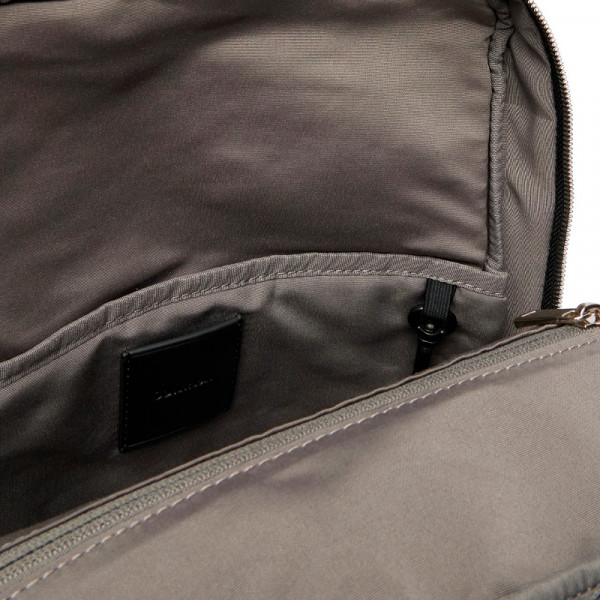 emblem-square-briefcase-backpack