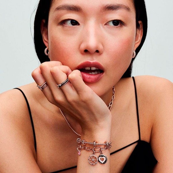 pandora-me-ciondolo-con-medaglione-a-cuori-783080c01