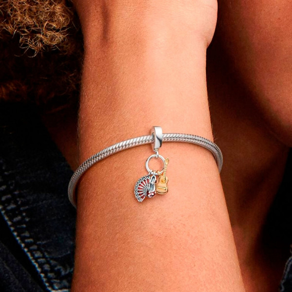 charme-pendentif-guitare-espagnole-chaussure-flamenco-et-ventilateur-760765c01