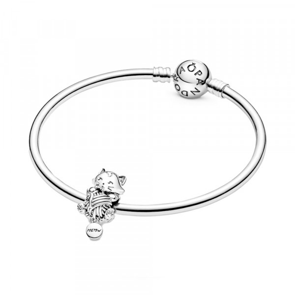 charme-chaton-et-boule-de-laine-799535c00