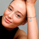 charm-colgante-en-plata-de-ley-los-amigos-son-familia-798124en16