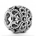 Roses openwork charm 791282